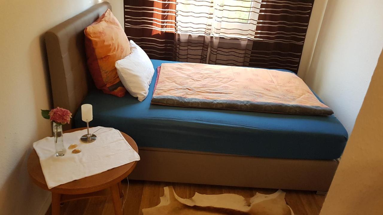Stadtnahe Wohnung Mit Kl.Balkon Und Parkplatz Oldenburg Kültér fotó