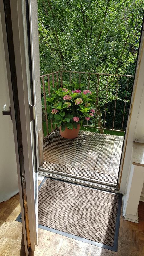 Stadtnahe Wohnung Mit Kl.Balkon Und Parkplatz Oldenburg Kültér fotó
